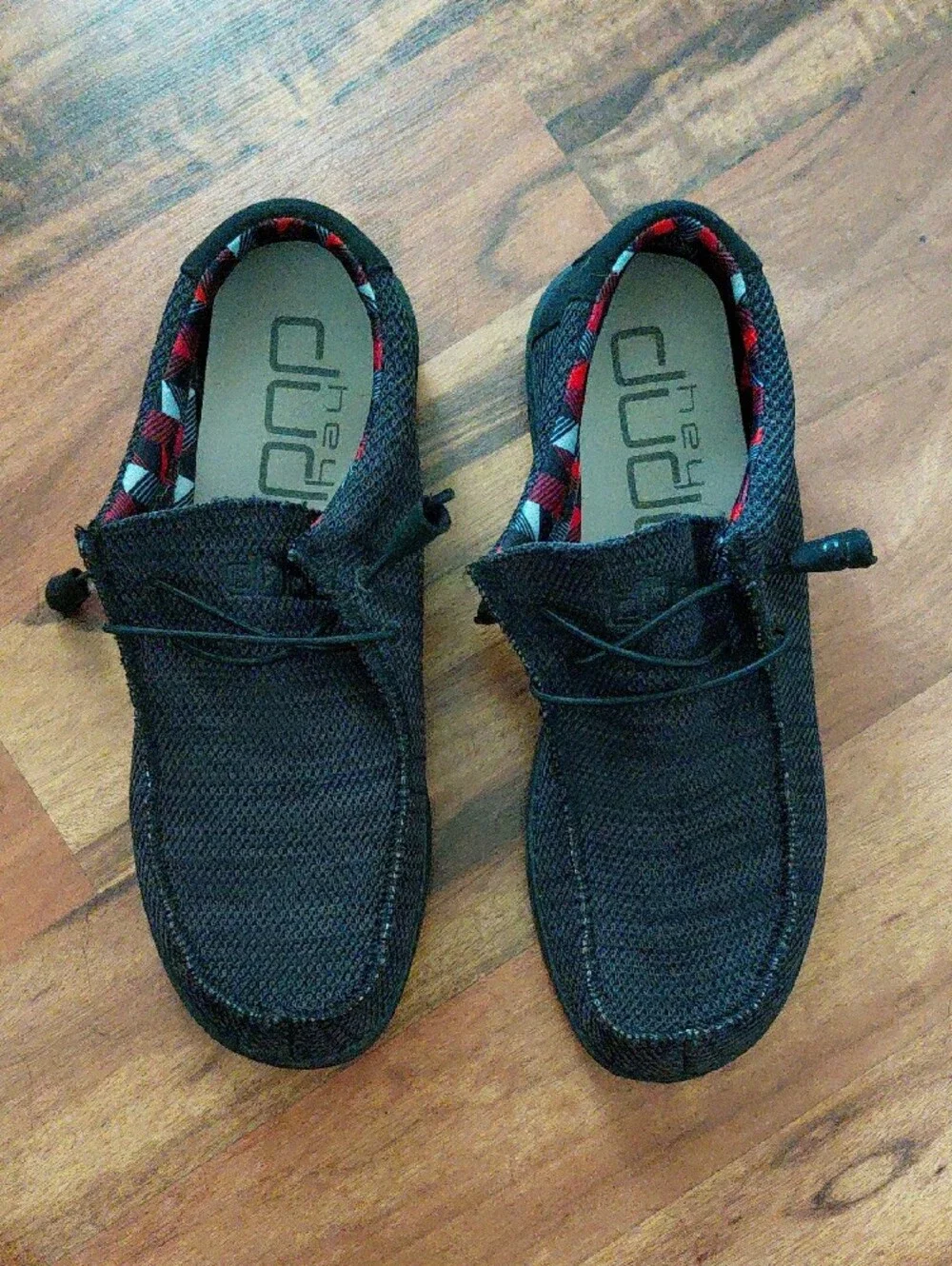 Hey Dude Wally Sox Jet Black Men’s Black Slip-On Shoes Red White Accent Sz 10